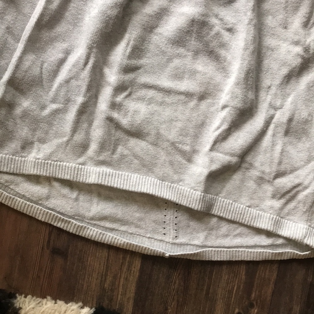 Simple sweater - Picture 2 of 6